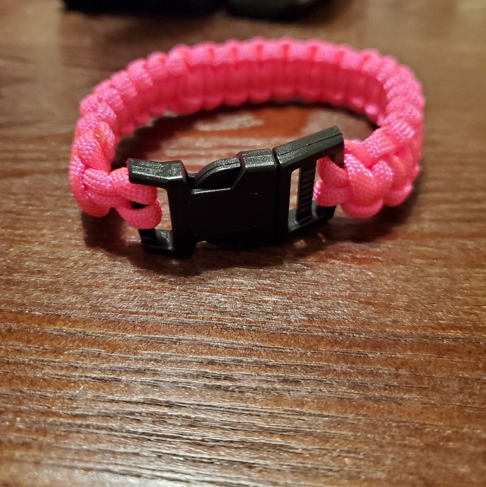 Paracord bracelet